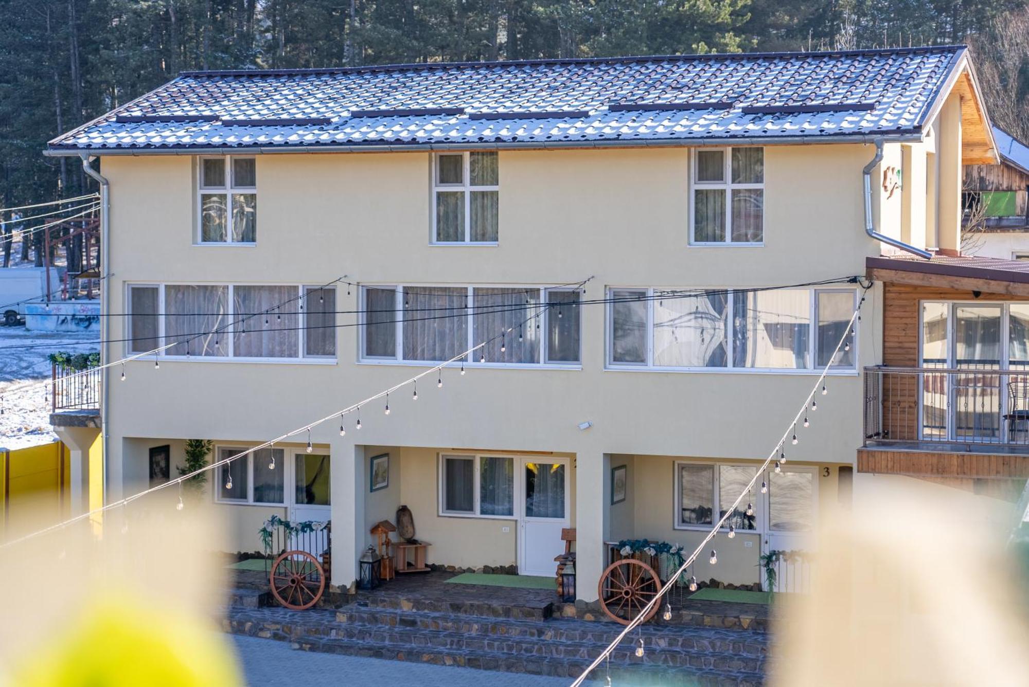 Ferienwohnung Sura Lu' Patru Vulcan  Exterior foto